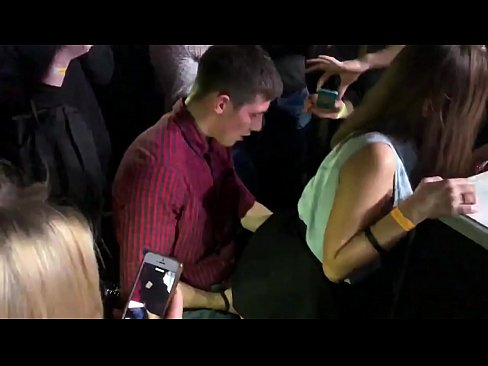 ❤️ Sexe real en una discoteca russa. Noia russa de 18 anys a l'anus i la vagina follada en una discoteca ❤❌ Vídeo porno al ca.tradewin.top ❌